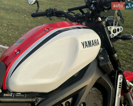 Белый Ямаха XSR 900, объемом двигателя 0.9 л и пробегом 4 тыс. км за 10800 $, фото 2 на Automoto.ua