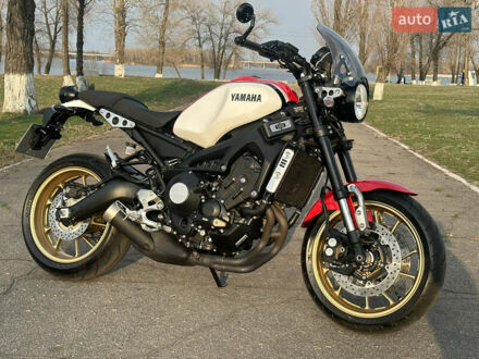 Ямаха XSR 900 2020 в Каменское - Днепродзержинск на Automoto.ua Белый Ямаха XSR 900, объемом двигателя 0.9 л и пробегом 4 тыс. км за 10700 $, фото 1 на Automoto.ua