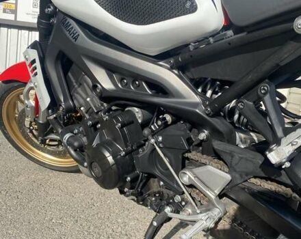 Красный Ямаха XSR 900, объемом двигателя 0.85 л и пробегом 4 тыс. км за 11000 $, фото 7 на Automoto.ua