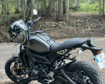 Серый Ямаха XSR 900, объемом двигателя 0.85 л и пробегом 19 тыс. км за 10629 $, фото 2 на Automoto.ua