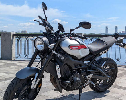 Серый Ямаха XSR 900, объемом двигателя 0.85 л и пробегом 19 тыс. км за 10500 $, фото 6 на Automoto.ua