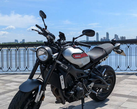 Серый Ямаха XSR 900, объемом двигателя 0.85 л и пробегом 19 тыс. км за 10500 $, фото 5 на Automoto.ua