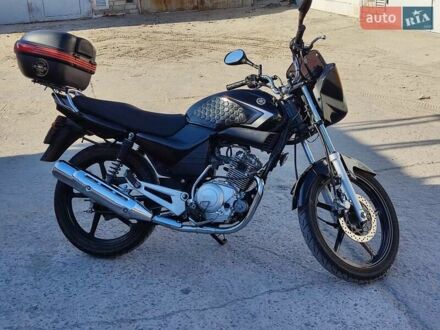 Ямаха YBR125 2012 в Днепре (Днепропетровске) на Automoto.ua Черный Ямаха YBR125, объемом двигателя 0.12 л и пробегом 72 тыс. км за 1100 $, фото 1 на Automoto.ua
