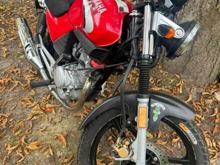 Ямаха YBR125 2006 в Львове на Automoto.ua Красный Ямаха YBR125, объемом двигателя 0.12 л и пробегом 32 тыс. км за 1100 $, фото 1 на Automoto.ua