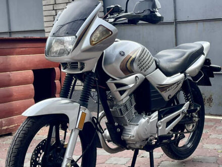 Ямаха YBR125 2009 в Обухове на Automoto.ua Ямаха YBR125, объемом двигателя 0.15 л и пробегом 23 тыс. км за 1200 $, фото 1 на Automoto.ua