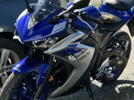 Ямаха YZF-R25 2014 у Луцьку на Automoto.ua Синій Ямаха YZF-R25, об'ємом двигуна 0.25 л та пробігом 19 тис. км за 3000 $, фото 1 на Automoto.ua