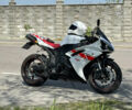 Белый Ямаха YZF R1, объемом двигателя 1 л и пробегом 33 тыс. км за 8000 $, фото 1 на Automoto.ua