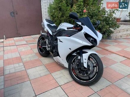 Ямаха YZF R1 2010 в Киеве на Automoto.ua Белый Ямаха YZF R1, объемом двигателя 1 л и пробегом 30 тыс. км за 10300 $, фото 1 на Automoto.ua