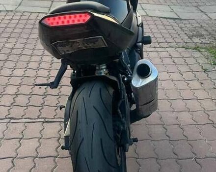 Черный Ямаха YZF R1, объемом двигателя 1 л и пробегом 31 тыс. км за 5900 $, фото 1 на Automoto.ua