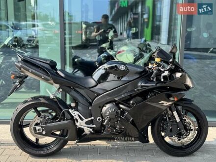 Ямаха YZF R1 2007 в Ровно на Automoto.ua Черный Ямаха YZF R1, объемом двигателя 1 л и пробегом 33 тыс. км за 10699 $, фото 1 на Automoto.ua