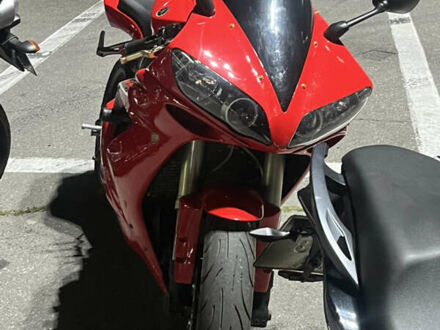 Ямаха YZF R1 2007 у Полтаві на Automoto.ua Червоний Ямаха YZF R1, об'ємом двигуна 1 л та пробігом 50 тис. км за 8000 $, фото 1 на Automoto.ua