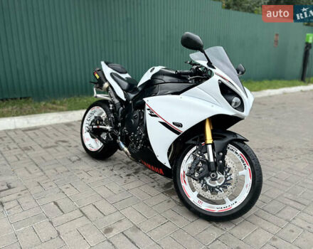 Ямаха YZF R1, объемом двигателя 0 л и пробегом 18 тыс. км за 10000 $, фото 1 на Automoto.ua