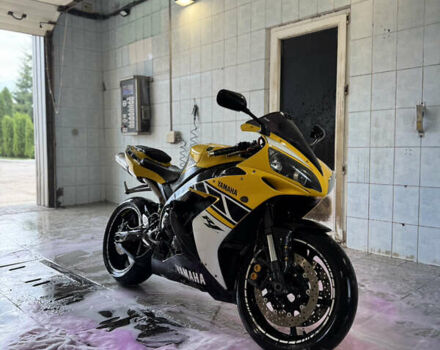 Желтый Ямаха YZF R1, объемом двигателя 1 л и пробегом 57 тыс. км за 7500 $, фото 7 на Automoto.ua