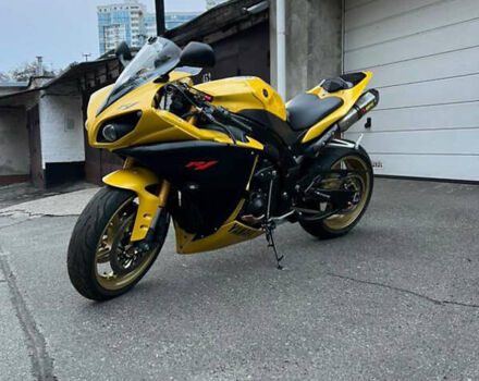 Желтый Ямаха YZF R1, объемом двигателя 1 л и пробегом 32 тыс. км за 9000 $, фото 1 на Automoto.ua
