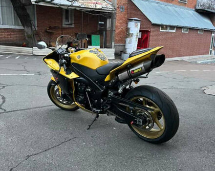 Желтый Ямаха YZF R1, объемом двигателя 1 л и пробегом 32 тыс. км за 9000 $, фото 2 на Automoto.ua