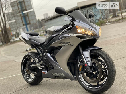 Серый Ямаха YZF R1, объемом двигателя 1 л и пробегом 26 тыс. км за 7000 $, фото 1 на Automoto.ua