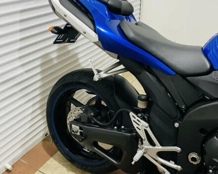 Синий Ямаха YZF R1, объемом двигателя 1 л и пробегом 33 тыс. км за 9800 $, фото 7 на Automoto.ua
