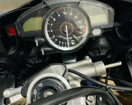 Синий Ямаха YZF R1, объемом двигателя 1 л и пробегом 33 тыс. км за 9800 $, фото 32 на Automoto.ua