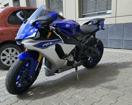 Синий Ямаха YZF R1, объемом двигателя 1 л и пробегом 28 тыс. км за 16000 $, фото 5 на Automoto.ua