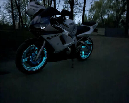 Білий Ямаха YZF R6, об'ємом двигуна 0.6 л та пробігом 30 тис. км за 3700 $, фото 5 на Automoto.ua