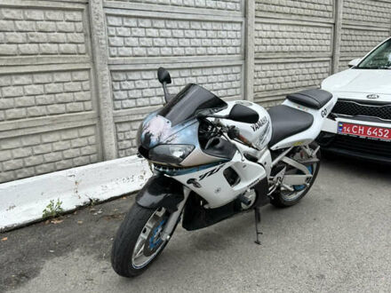 Ямаха YZF R6 2002 у Києві на Automoto.ua Білий Ямаха YZF R6, об'ємом двигуна 0.6 л та пробігом 30 тис. км за 3700 $, фото 1 на Automoto.ua