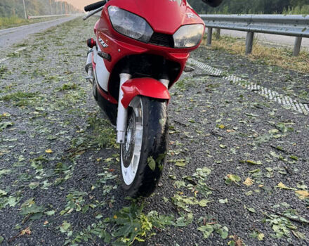 Красный Ямаха YZF R6, объемом двигателя 0.6 л и пробегом 40 тыс. км за 4100 $, фото 16 на Automoto.ua