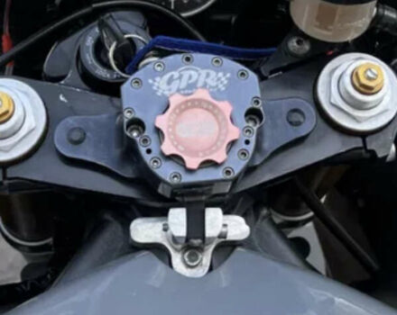 Серый Ямаха YZF R6, объемом двигателя 0.6 л и пробегом 383 тыс. км за 8800 $, фото 6 на Automoto.ua