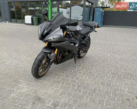 Серый Ямаха YZF R6, объемом двигателя 0.6 л и пробегом 48 тыс. км за 8000 $, фото 5 на Automoto.ua