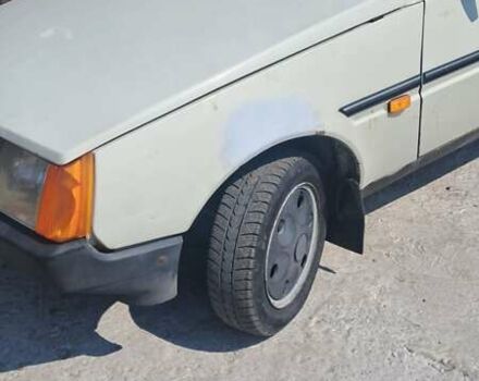 Белый ЗАЗ 1102 Таврия, объемом двигателя 1.09 л и пробегом 72 тыс. км за 750 $, фото 2 на Automoto.ua