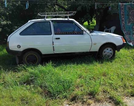 Белый ЗАЗ 1102 Таврия, объемом двигателя 1.1 л и пробегом 100 тыс. км за 500 $, фото 1 на Automoto.ua