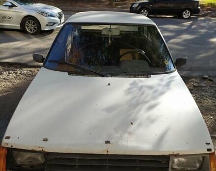 Белый ЗАЗ 1102 Таврия, объемом двигателя 1.1 л и пробегом 300 тыс. км за 605 $, фото 4 на Automoto.ua