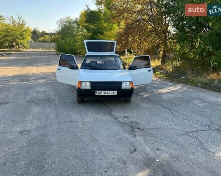 Белый ЗАЗ 1102 Таврия, объемом двигателя 1.1 л и пробегом 300 тыс. км за 900 $, фото 5 на Automoto.ua