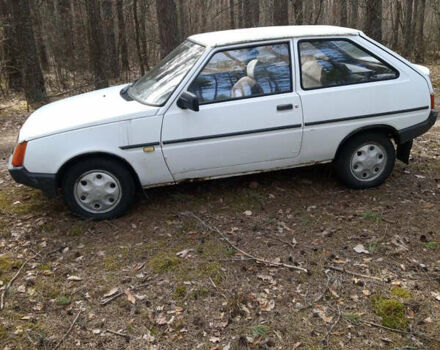 Белый ЗАЗ 1102 Таврия, объемом двигателя 1.3 л и пробегом 100 тыс. км за 600 $, фото 1 на Automoto.ua