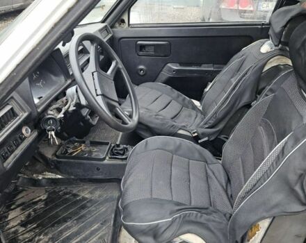 Белый ЗАЗ 1102 Таврия, объемом двигателя 1.1 л и пробегом 300 тыс. км за 405 $, фото 4 на Automoto.ua