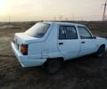 Белый ЗАЗ 1102 Таврия, объемом двигателя 1.2 л и пробегом 300 тыс. км за 1081 $, фото 3 на Automoto.ua