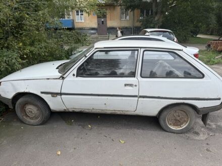 ЗАЗ 1102 Таврия 1990 в Львове на Automoto.ua Белый ЗАЗ 1102 Таврия, объемом двигателя 0 л и пробегом 100 тыс. км за 300 $, фото 1 на Automoto.ua