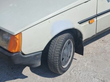 ЗАЗ 1102 Таврия 1991 в Запорожье на Automoto.ua Белый ЗАЗ 1102 Таврия, объемом двигателя 0 л и пробегом 22 тыс. км за 550 $, фото 1 на Automoto.ua