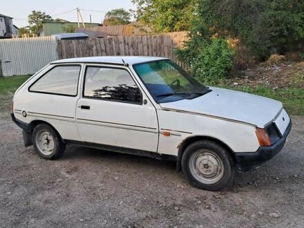 ЗАЗ 1102 Таврія 1992 у Радехове на Automoto.ua Білий ЗАЗ 1102 Таврія, об'ємом двигуна 1.1 л та пробігом 177 тис. км за 250 $, фото 1 на Automoto.ua