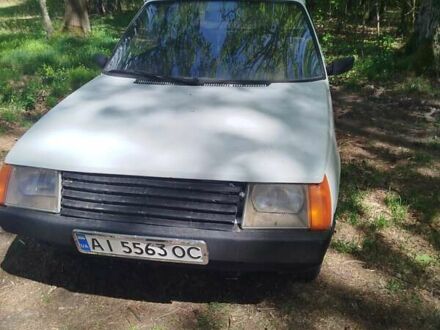 ЗАЗ 1102 Таврия 1993 в Житомире на Automoto.ua Белый ЗАЗ 1102 Таврия, объемом двигателя 1.1 л и пробегом 180 тыс. км за 554 $, фото 1 на Automoto.ua