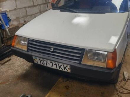 ЗАЗ 1102 Таврія 1993 у Чернігові на Automoto.ua Білий ЗАЗ 1102 Таврія, об'ємом двигуна 1.1 л та пробігом 100 тис. км за 337 $, фото 1 на Automoto.ua