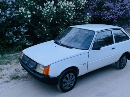 ЗАЗ 1102 Таврия 1993 в Запорожье на Automoto.ua Белый ЗАЗ 1102 Таврия, объемом двигателя 0 л и пробегом 200 тыс. км за 483 $, фото 1 на Automoto.ua