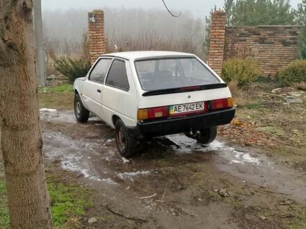 ЗАЗ 1102 Таврія 1997 у Дніпро (Дніпропетровську) на Automoto.ua Білий ЗАЗ 1102 Таврія, об'ємом двигуна 1.2 л та пробігом 200 тис. км за 527 $, фото 1 на Automoto.ua