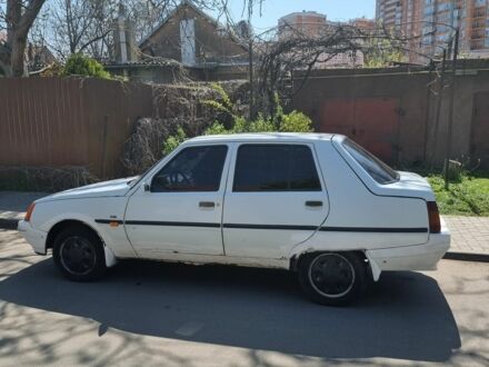 ЗАЗ 1102 Таврія 2003 у Одесі на Automoto.ua Білий ЗАЗ 1102 Таврія, об'ємом двигуна 1.2 л та пробігом 120 тис. км за 850 $, фото 1 на Automoto.ua