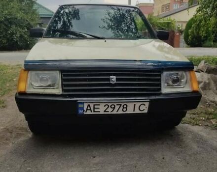 Бежевый ЗАЗ 1102 Таврия, объемом двигателя 1.1 л и пробегом 350 тыс. км за 1150 $, фото 1 на Automoto.ua