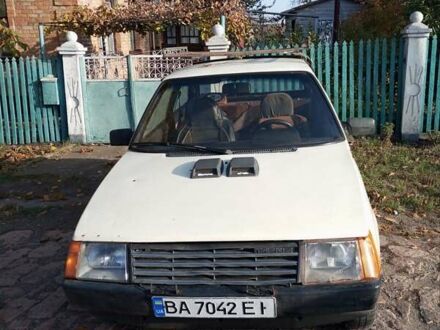 ЗАЗ 1102 Таврия 1990 в Новоукраинке на Automoto.ua Бежевый ЗАЗ 1102 Таврия, объемом двигателя 1.1 л и пробегом 150 тыс. км за 850 $, фото 1 на Automoto.ua