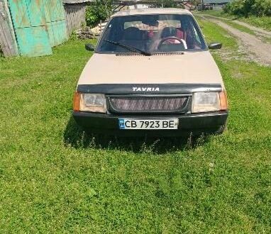 ЗАЗ 1102 Таврия 1993 в Глухове на Automoto.ua Бежевый ЗАЗ 1102 Таврия, объемом двигателя 1.1 л и пробегом 27 тыс. км за 600 $, фото 1 на Automoto.ua