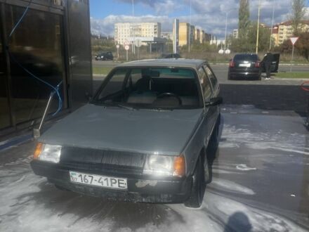 ЗАЗ 1102 Таврія 1995 у Ужгороді на Automoto.ua Бежевий ЗАЗ 1102 Таврія, об'ємом двигуна 1.2 л та пробігом 200 тис. км за 450 $, фото 1 на Automoto.ua