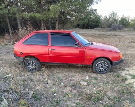 Красный ЗАЗ 1102 Таврия, объемом двигателя 1.1 л и пробегом 150 тыс. км за 450 $, фото 3 на Automoto.ua
