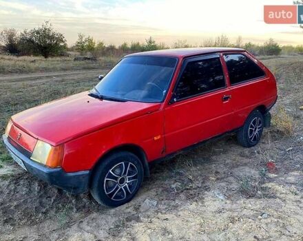 Красный ЗАЗ 1102 Таврия, объемом двигателя 1.1 л и пробегом 150 тыс. км за 450 $, фото 2 на Automoto.ua