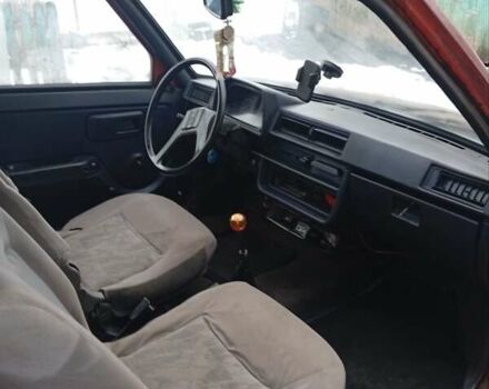 Красный ЗАЗ 1102 Таврия, объемом двигателя 1.1 л и пробегом 300 тыс. км за 200 $, фото 4 на Automoto.ua